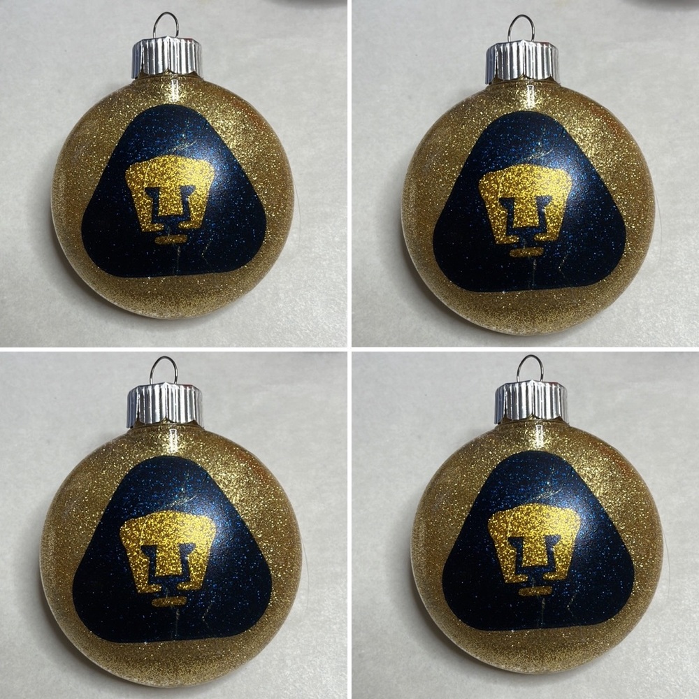 Ornaments Pumas Lot of 4